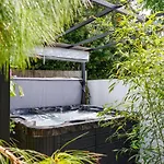 Luxurious Brighton Apartment With Hot Tub