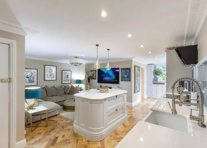Luxurious Brighton Apartment With Hot Tub