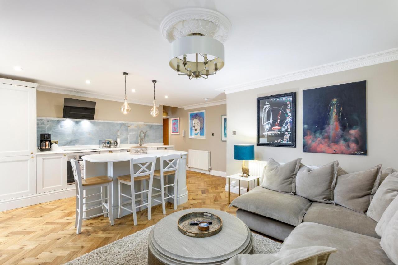 Luxurious With Hot Tub * Brighton